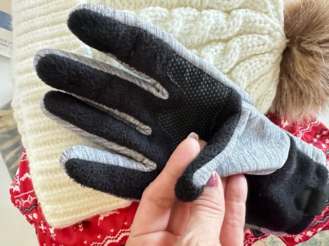 best-glove-use-with-phone-travel
