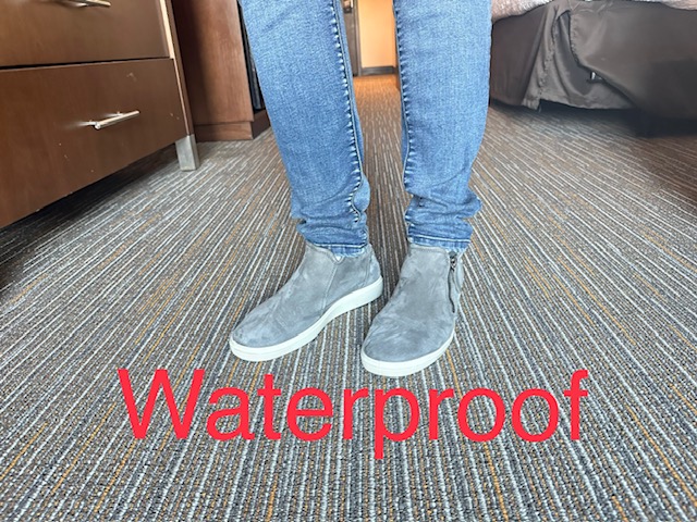 waterproof-boot-by-blondo-in-hotel-room