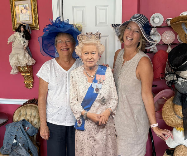 laurie-travel-with-mom Hats with the Queen